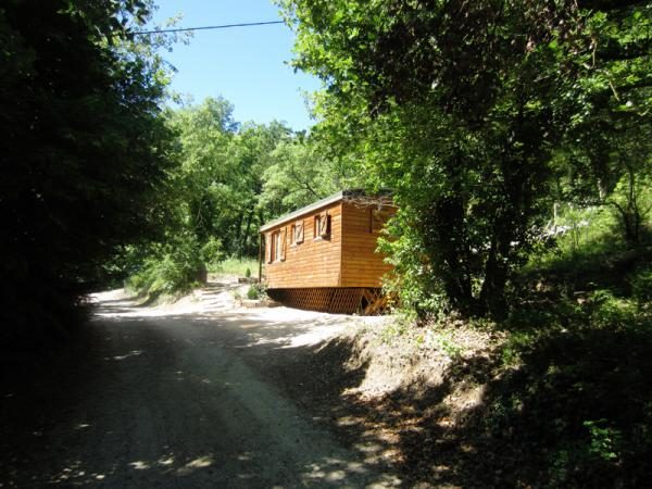 La roulotte au bout du chemin