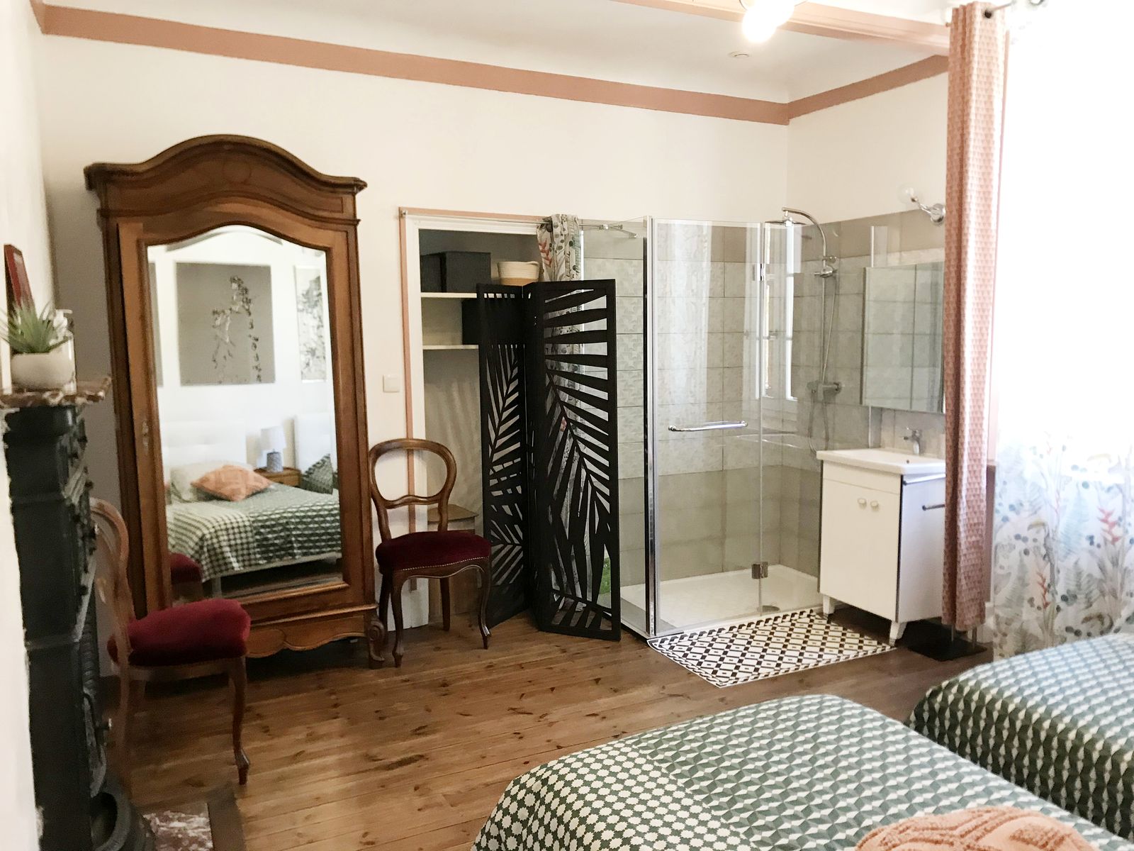 La chambre Luirre et sa douche
