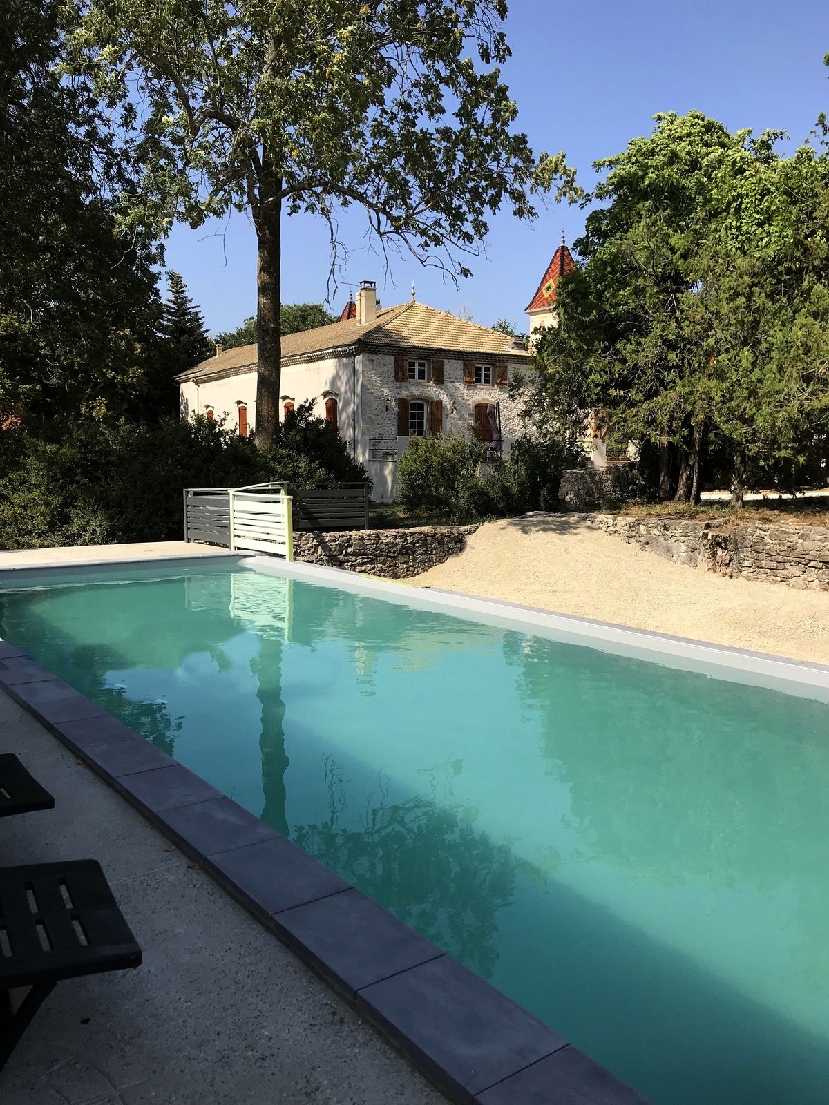 La piscine et la maison