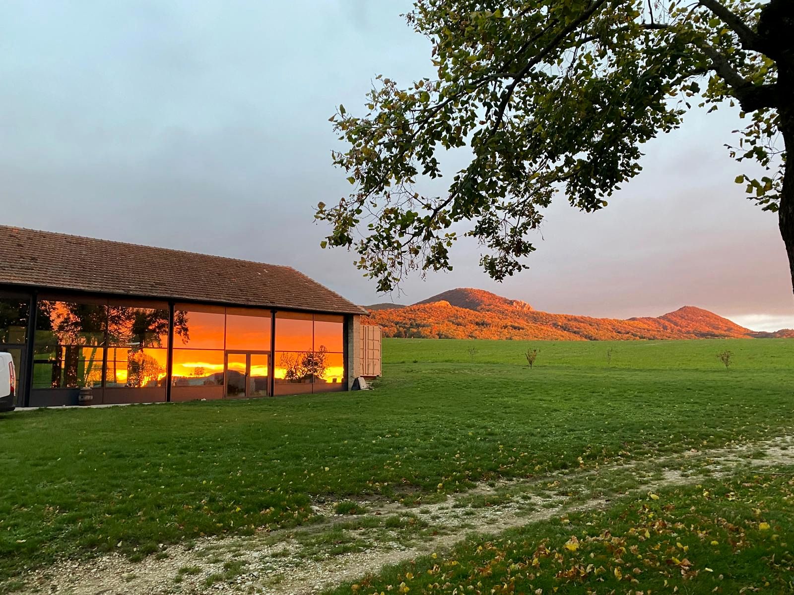 La salle de réception au coucher du soleil