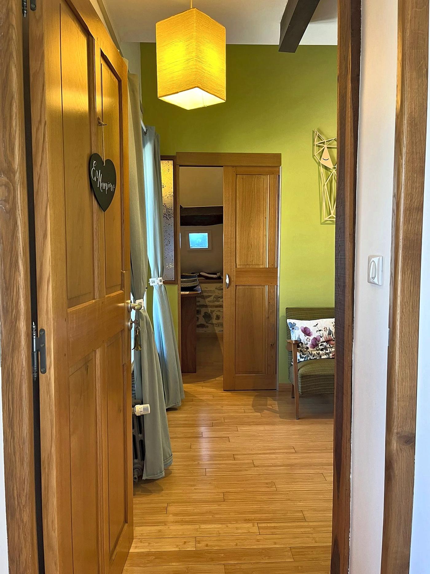 La porte d’entrée de la chambre En Messepierre