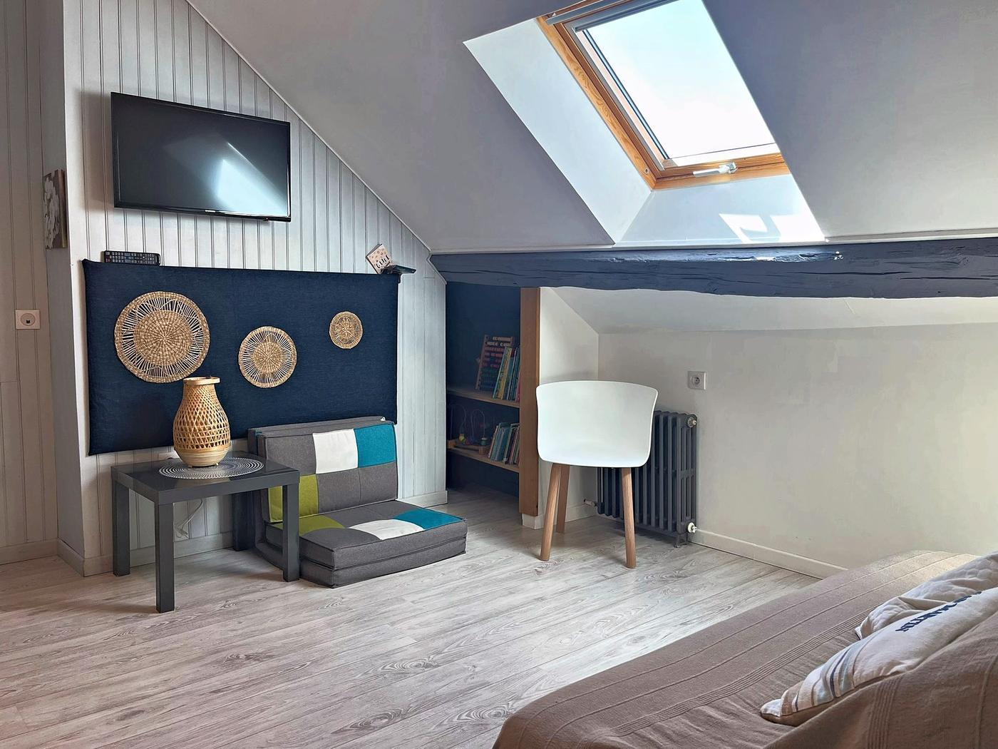 Le salon privatif des Terrasses, sous les velux